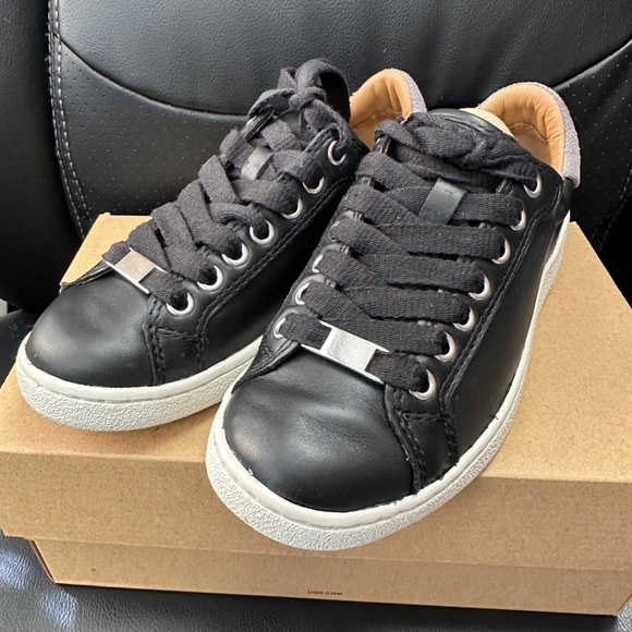 NIB! UGG Women's Casual Chrome Toe Sneaker Milo In Black Leather Size US5/EU36 - Picture 4 of 10